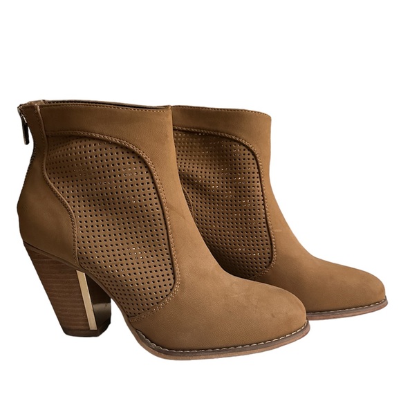 Tan boots - Picture 1 of 2